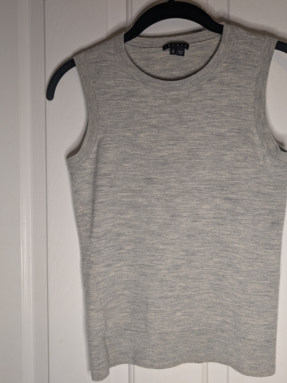 Theory Women’s Gray Sleeveless Knit Tank